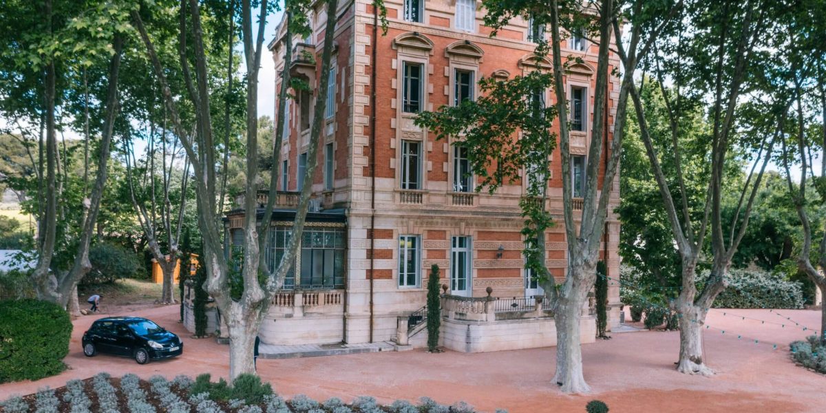 chateau-beaumetane-wedding-provence-scaled